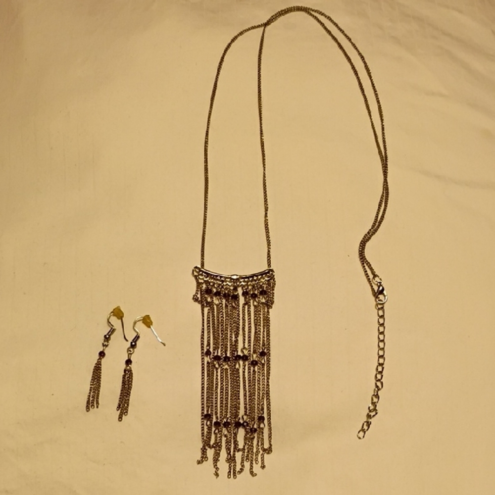 Elegant Silver Tassel Necklace and Earring Set